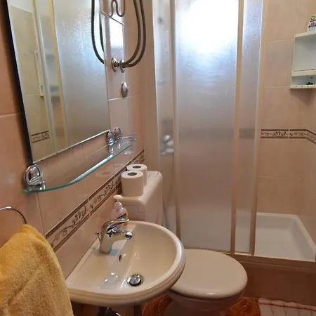 Delfina 2 בית אירוח